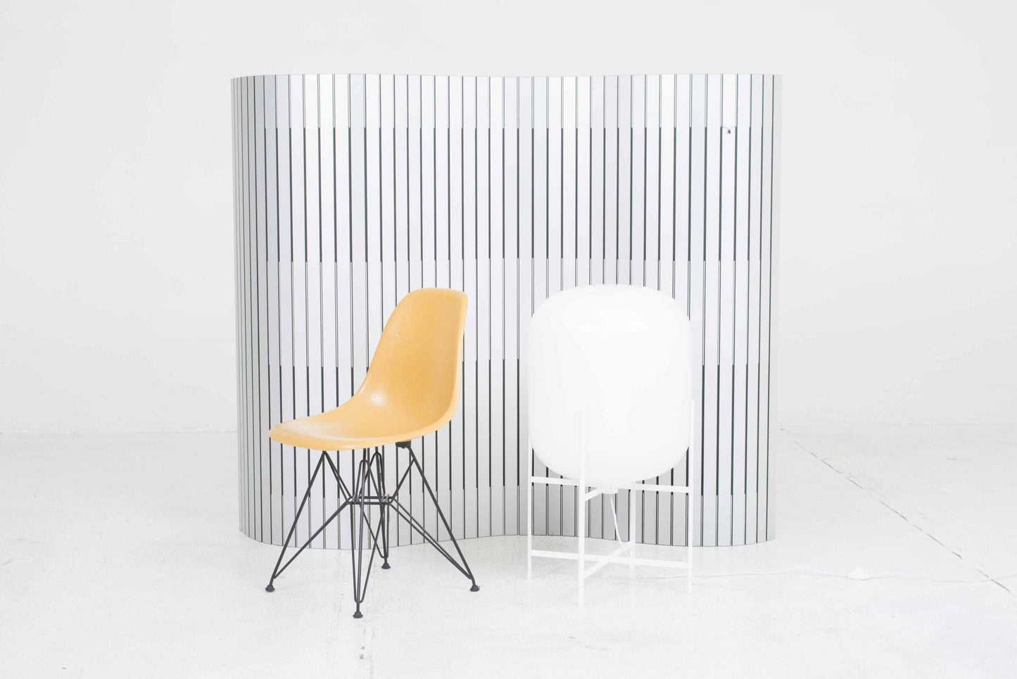 Lampadaire vintage Oda de Sebastian Herkner pour Pulpo en blanc