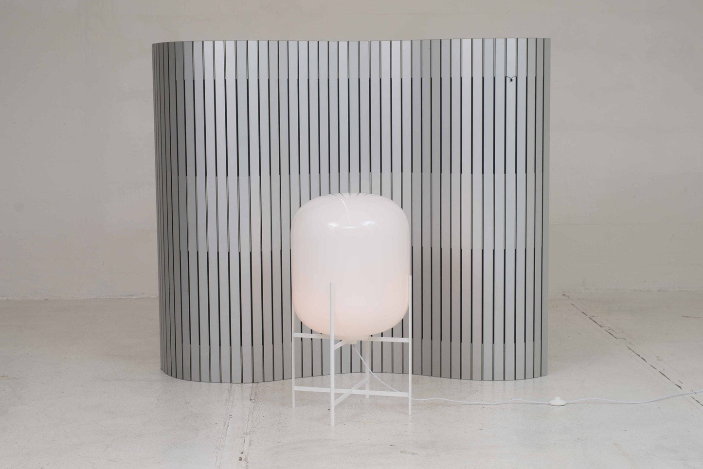 Lampadaire vintage Oda de Sebastian Herkner pour Pulpo en blanc