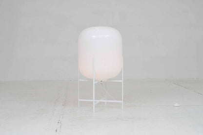 Lampadaire vintage Oda de Sebastian Herkner pour Pulpo en blanc