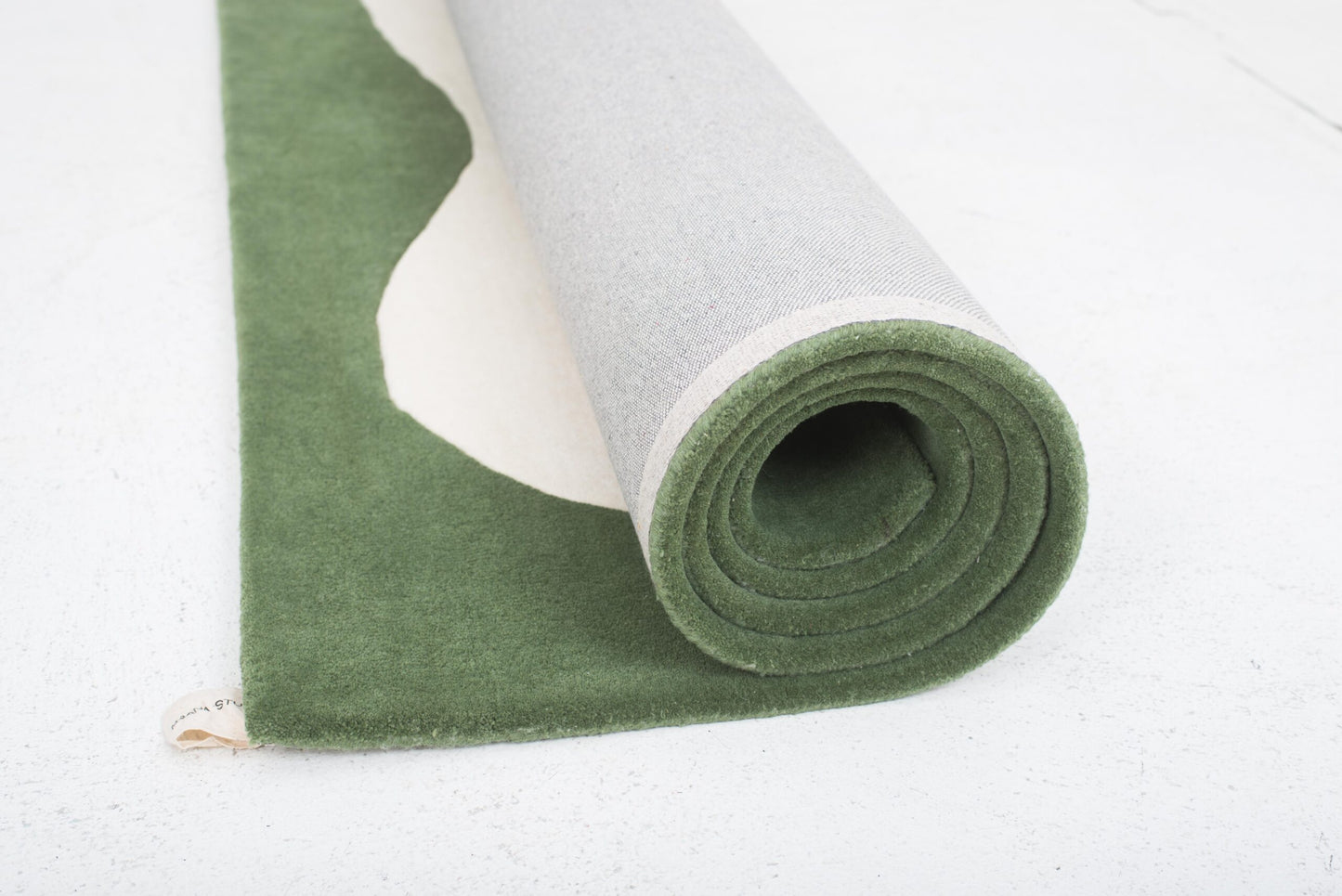 Niva rug by MAANA STUDIO