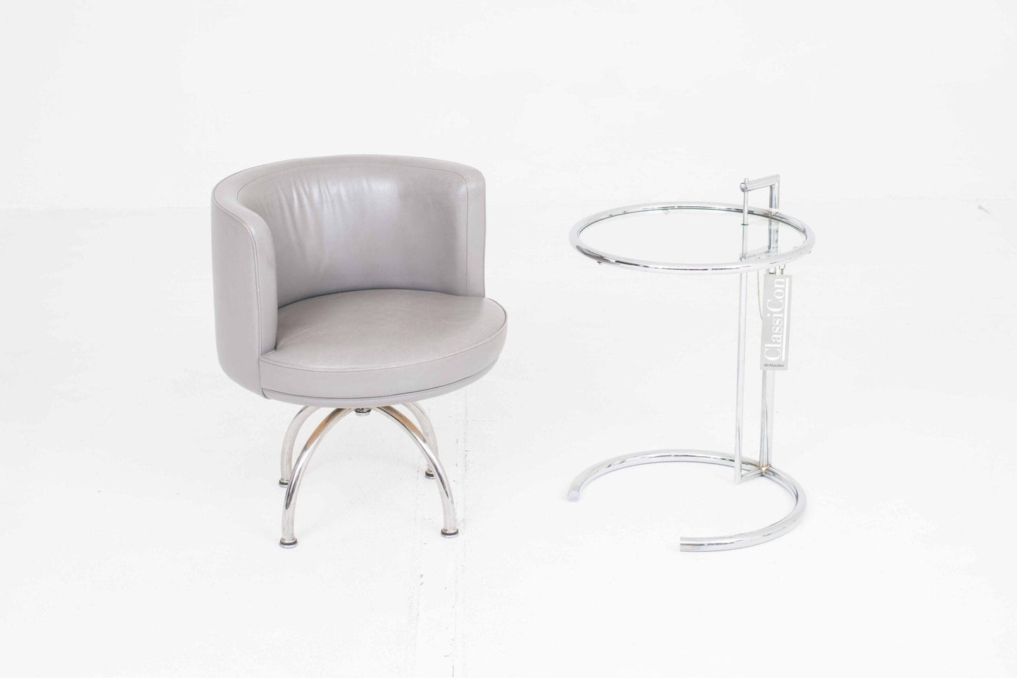 Fauteuil vintage Expo 70 de Hindermann en cuir gris par Robert et Trix Haussmann