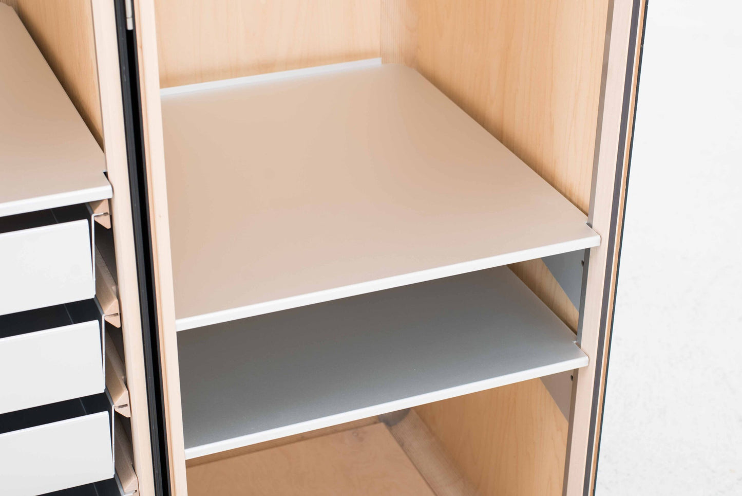 Vintage Shell cabinet by Ubald Klug for Röthlisberger