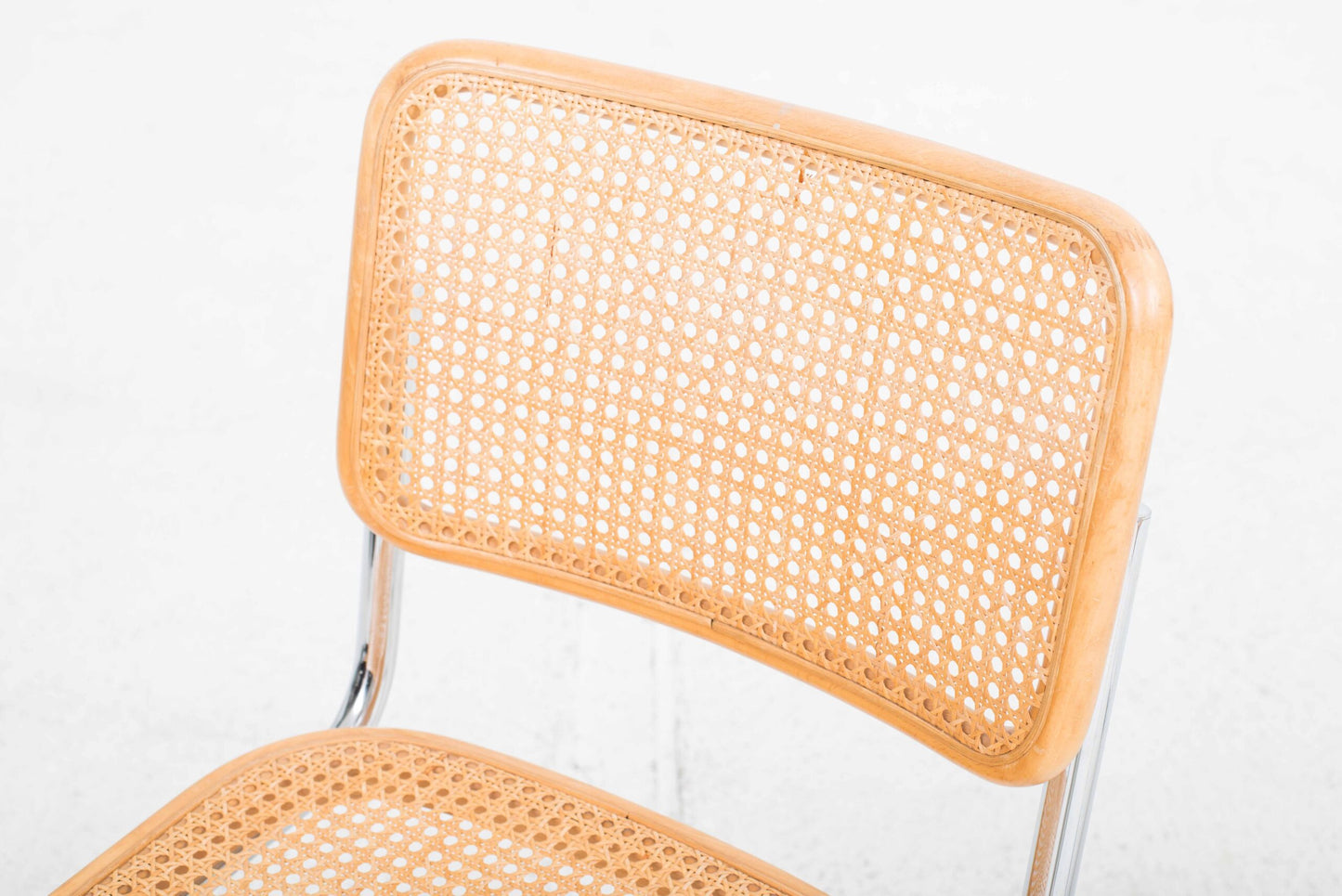 Thonet S32 cantilever chair by Marcel Breuer