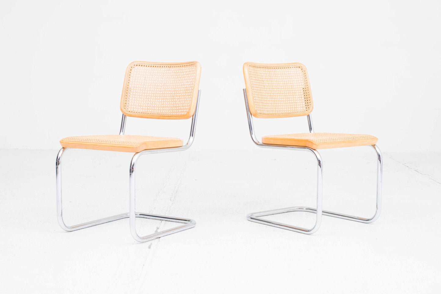 Thonet S32 cantilever chair by Marcel Breuer