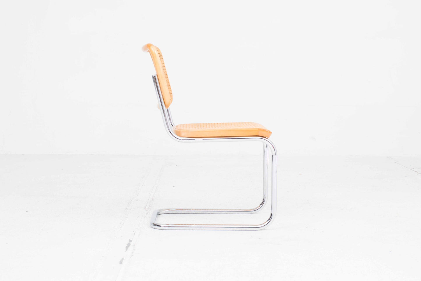 Thonet S32 cantilever chair by Marcel Breuer
