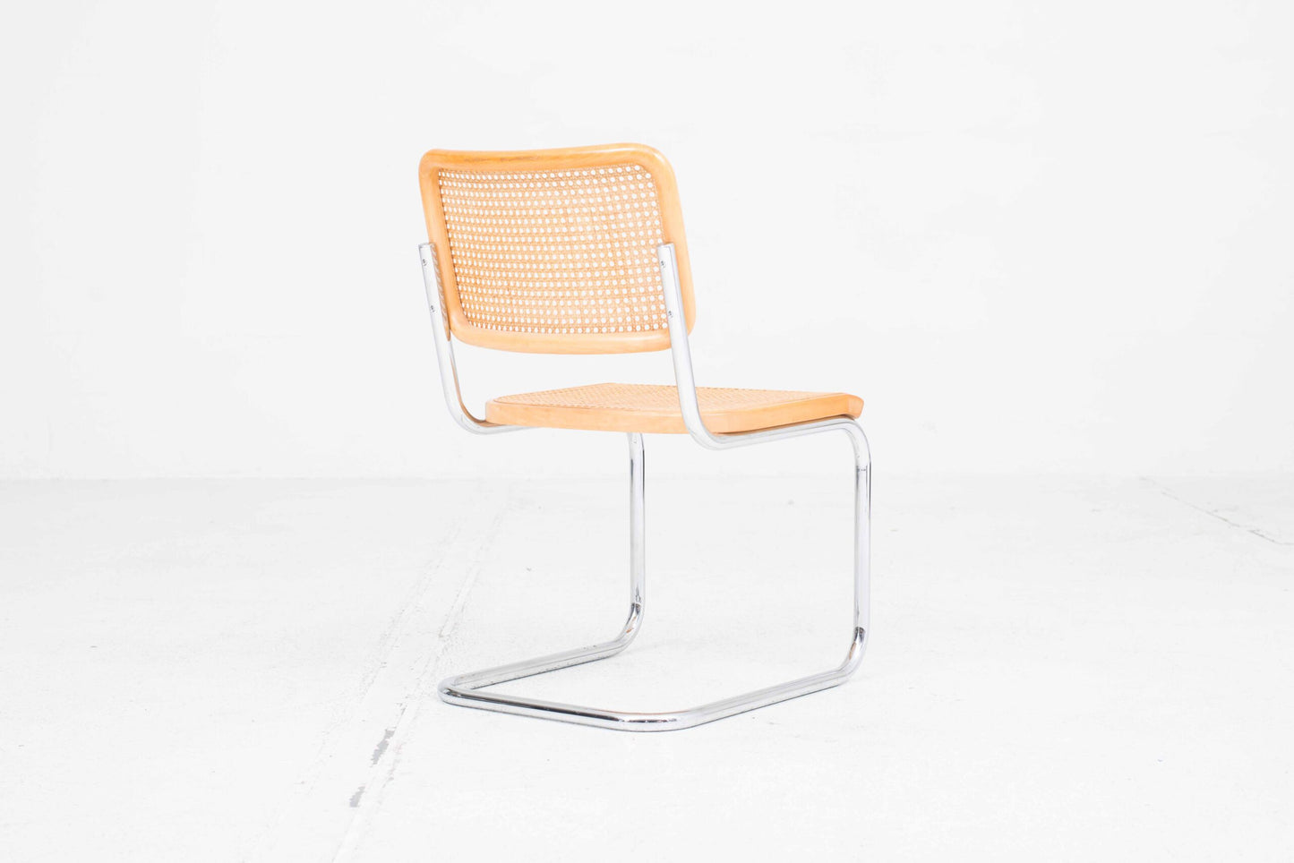 Thonet S32 cantilever chair by Marcel Breuer