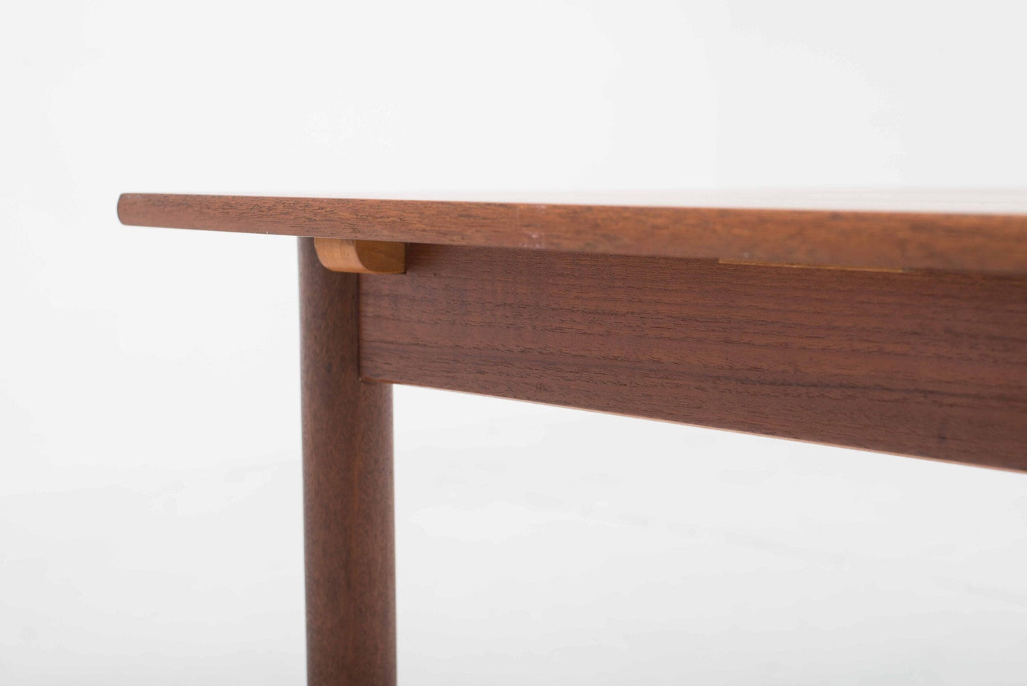 Table extensible vintage en teck design années 60 marron