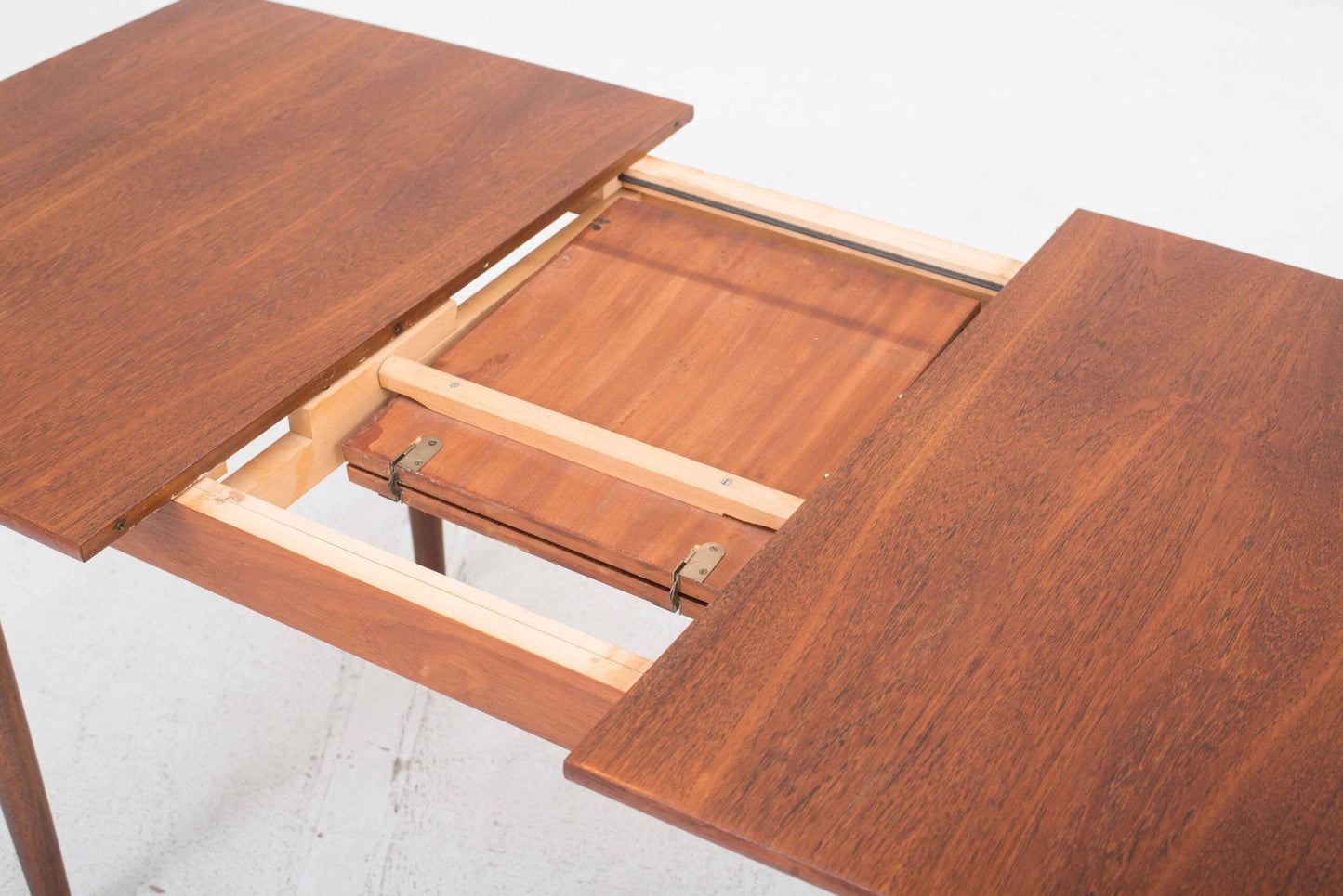 Table extensible vintage en teck design années 60 marron