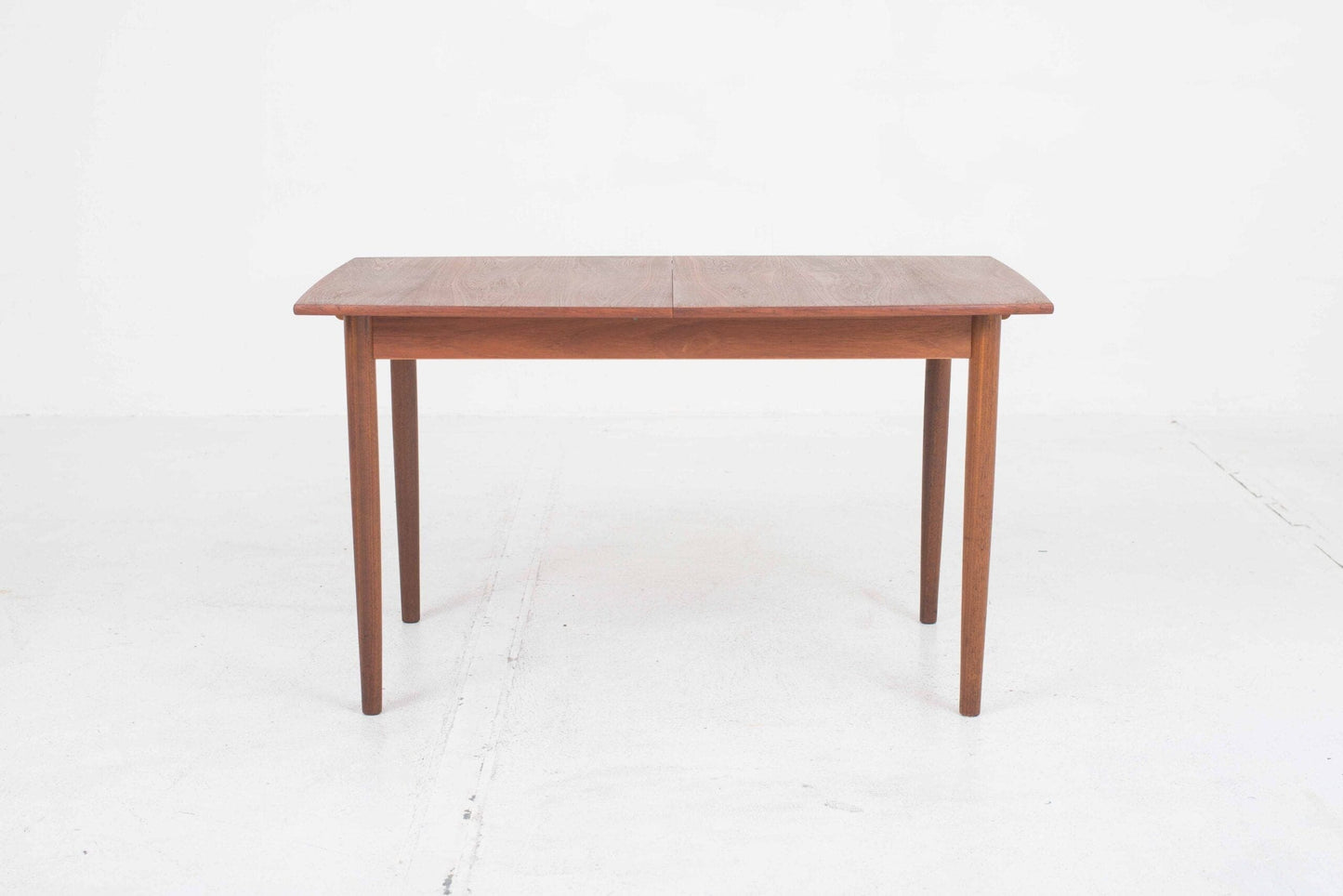 Table extensible vintage en teck design années 60 marron