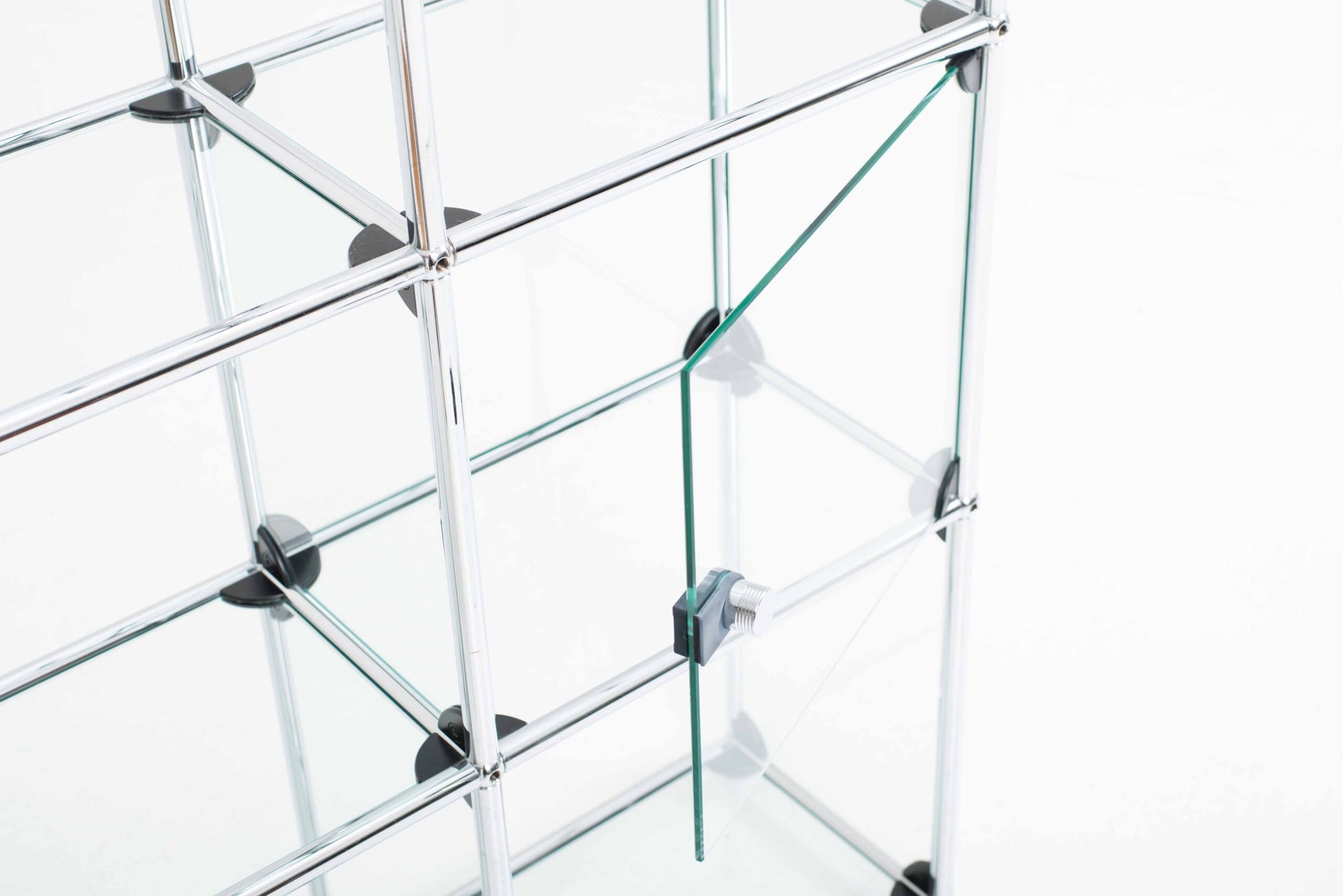 Vintage Regal von USM mit zwei Vitrinenfächern