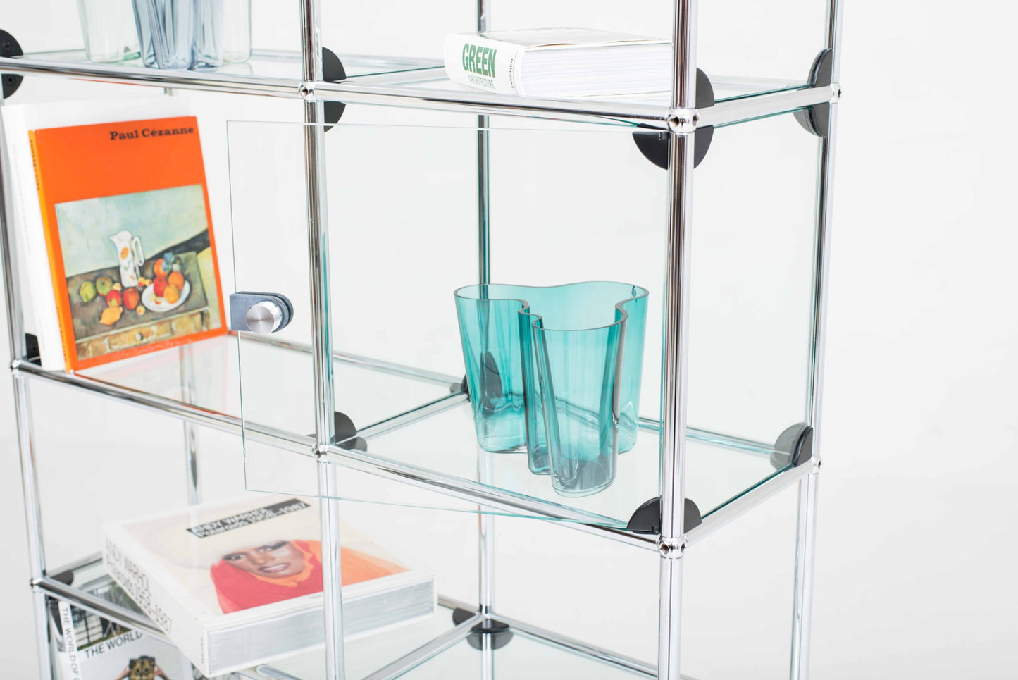 Vintage Regal von USM mit zwei Vitrinenfächern