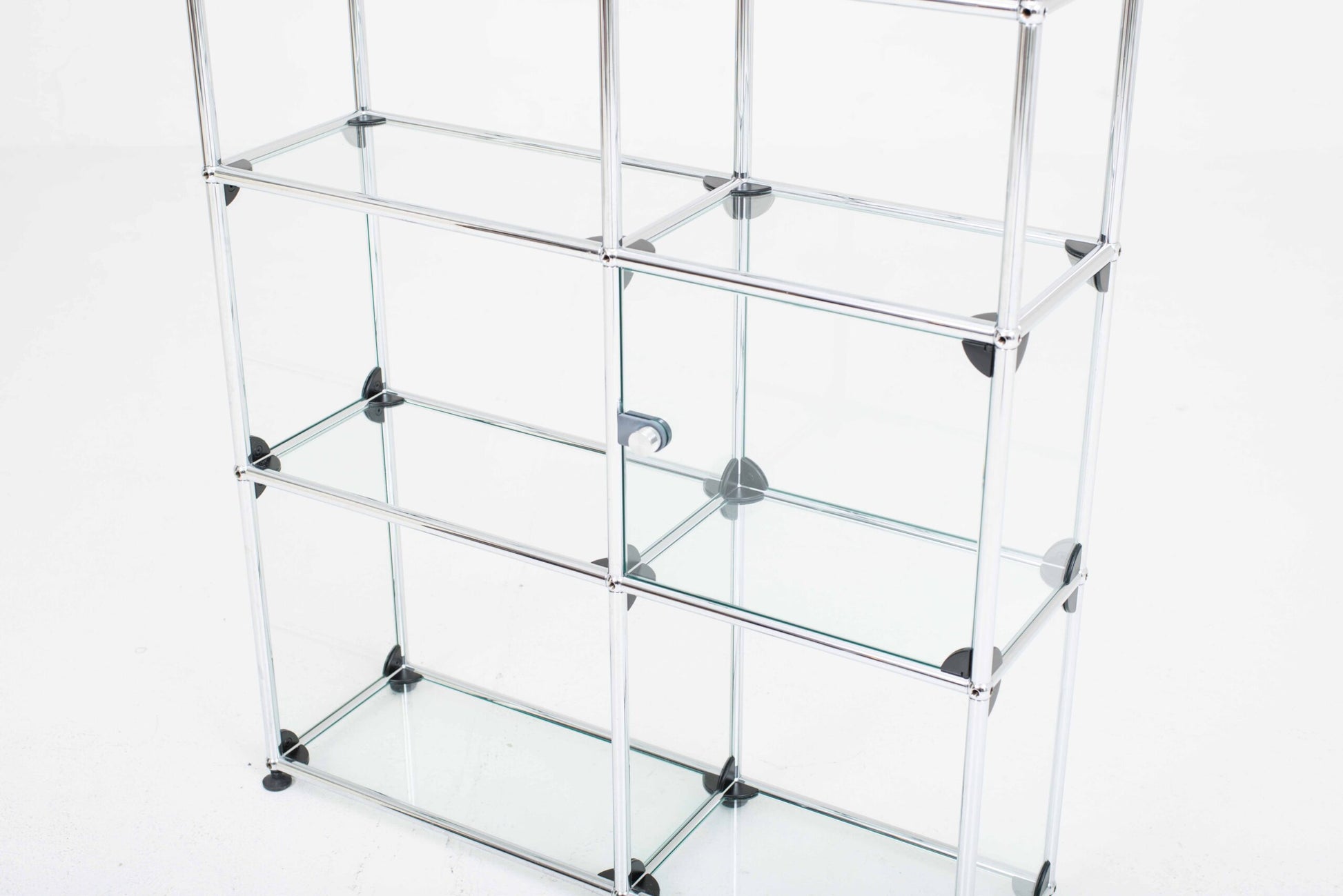 Vintage Regal von USM mit zwei Vitrinenfächern