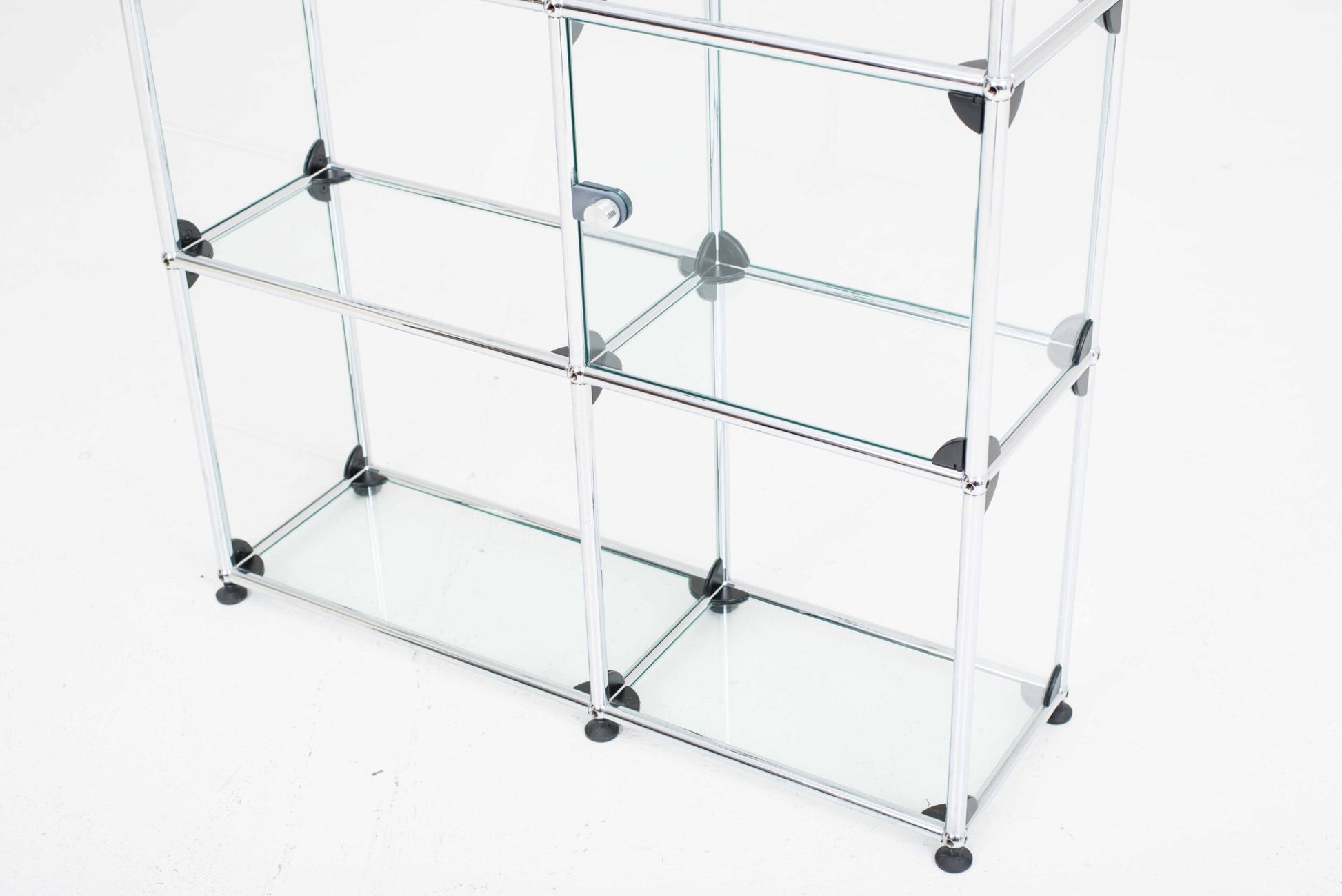 Vintage Regal von USM mit zwei Vitrinenfächern