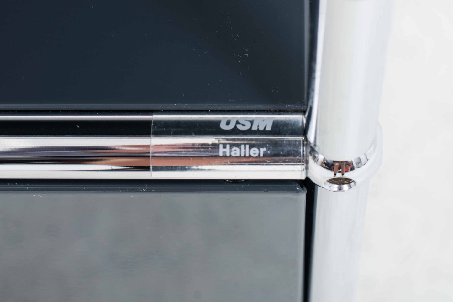 Meubles USM en gris anthracite