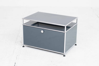 Meubles USM en gris anthracite