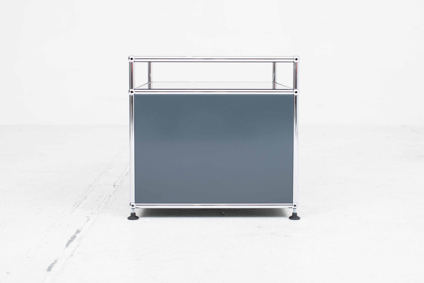 Meubles USM en gris anthracite