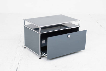 Meubles USM en gris anthracite