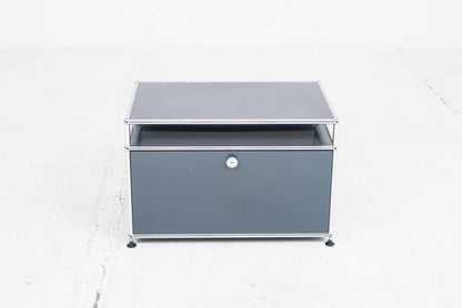 Meubles USM en gris anthracite