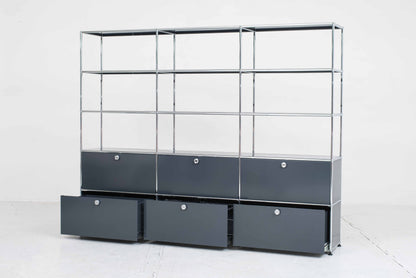 USM Regal in Anthrazitgrau