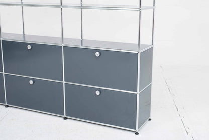 USM Regal in Anthrazitgrau