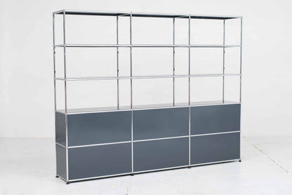 USM Regal in Anthrazitgrau