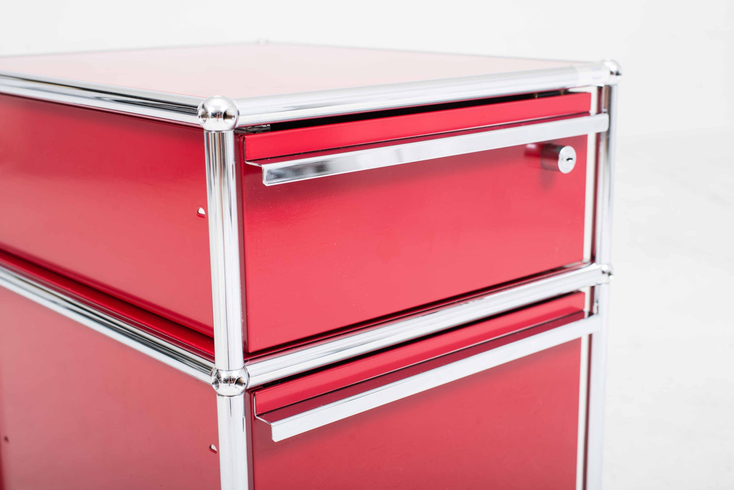 USM Rollcontainer Rubinrot