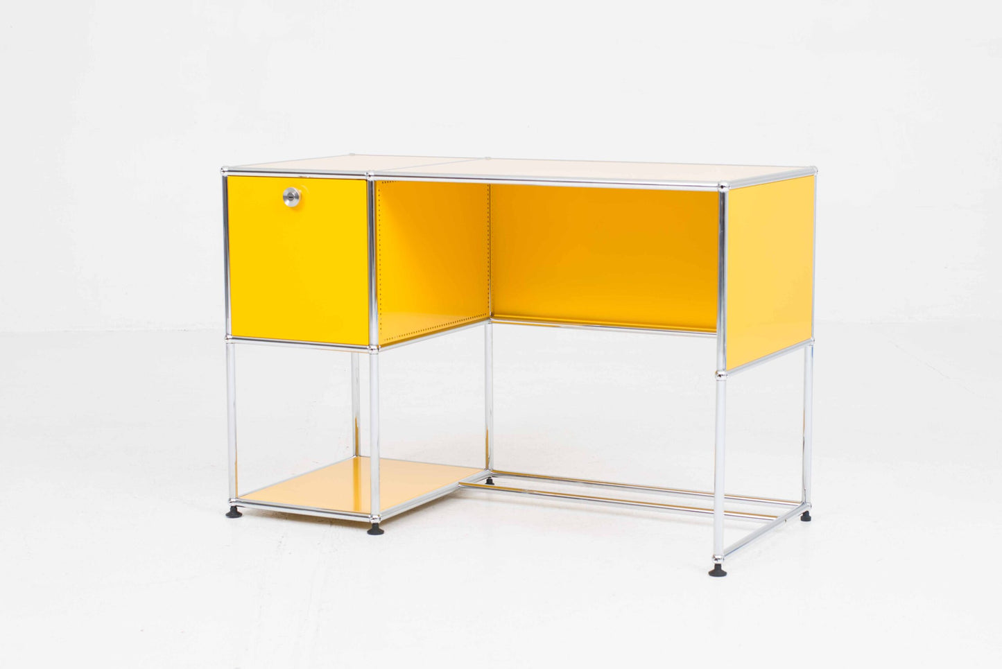 Vintage Schreibtisch B21 für USM goldgelb