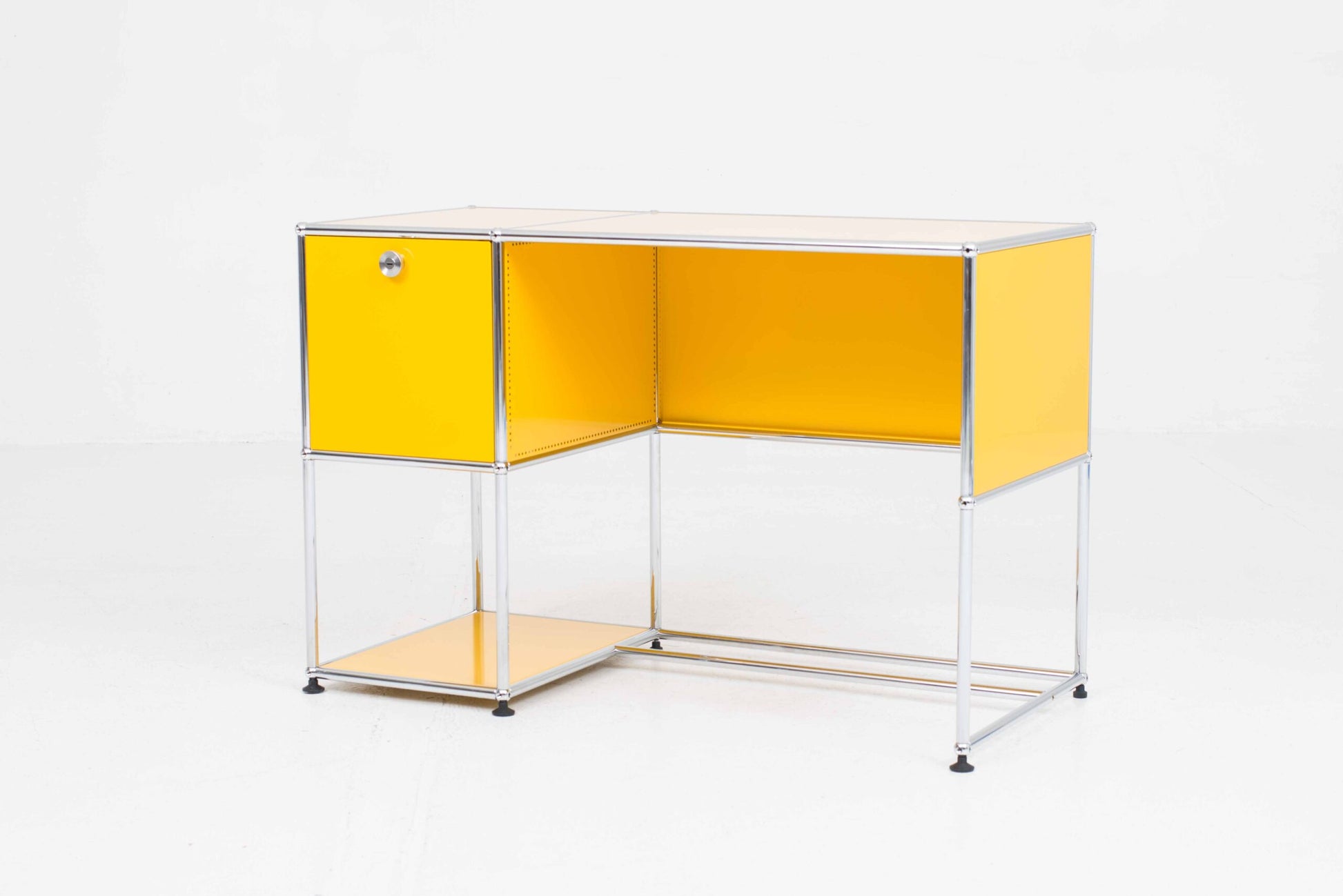 Vintage Schreibtisch B21 für USM goldgelb