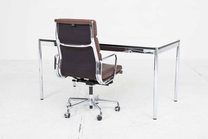 USM Schreibtisch 150cm x 75cm in Perlgrau