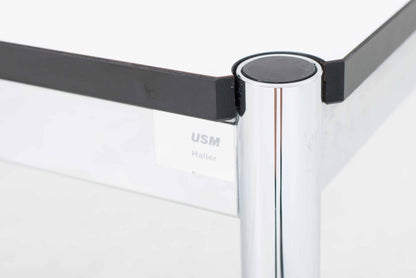 USM Schreibtisch 150cm x 75cm in Perlgrau