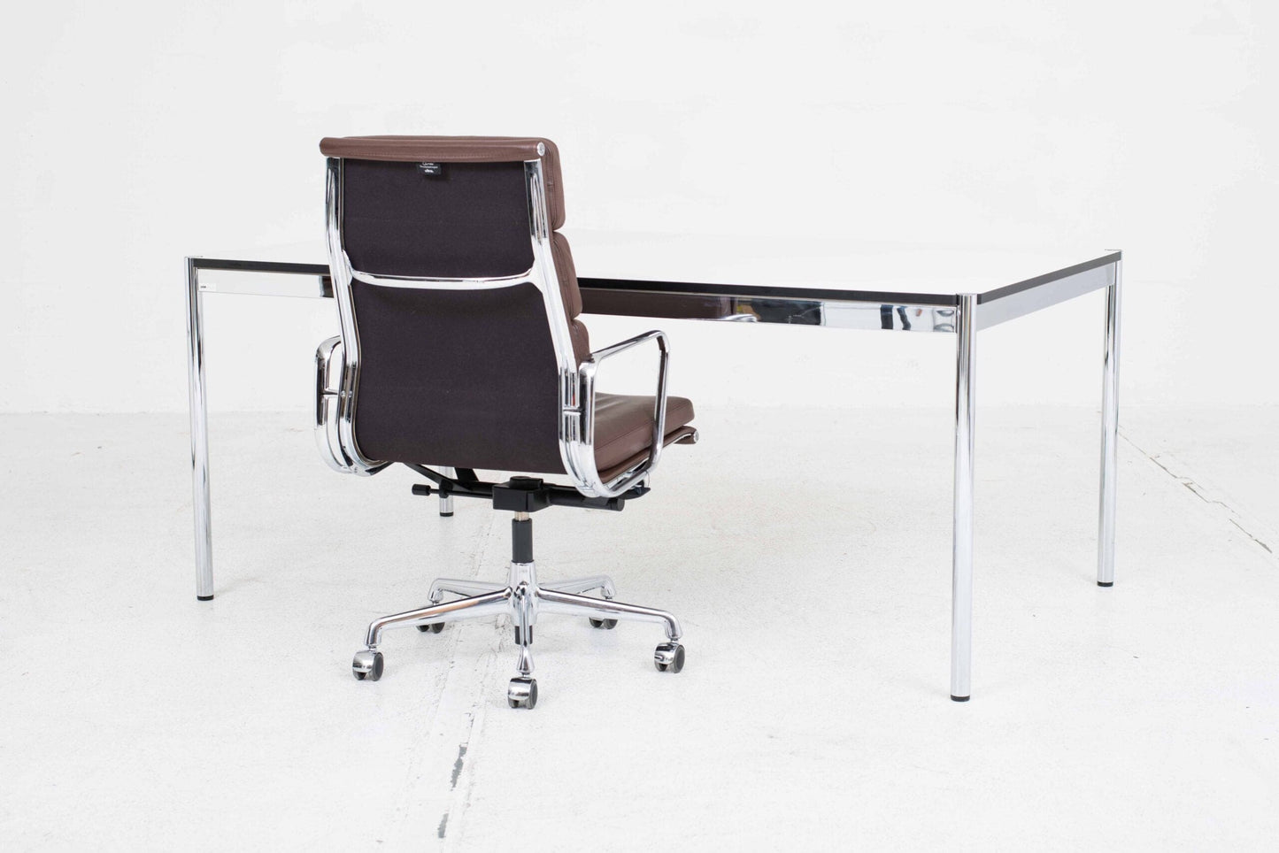 USM Schreibtisch 175cm x 100cm in Perlgrau