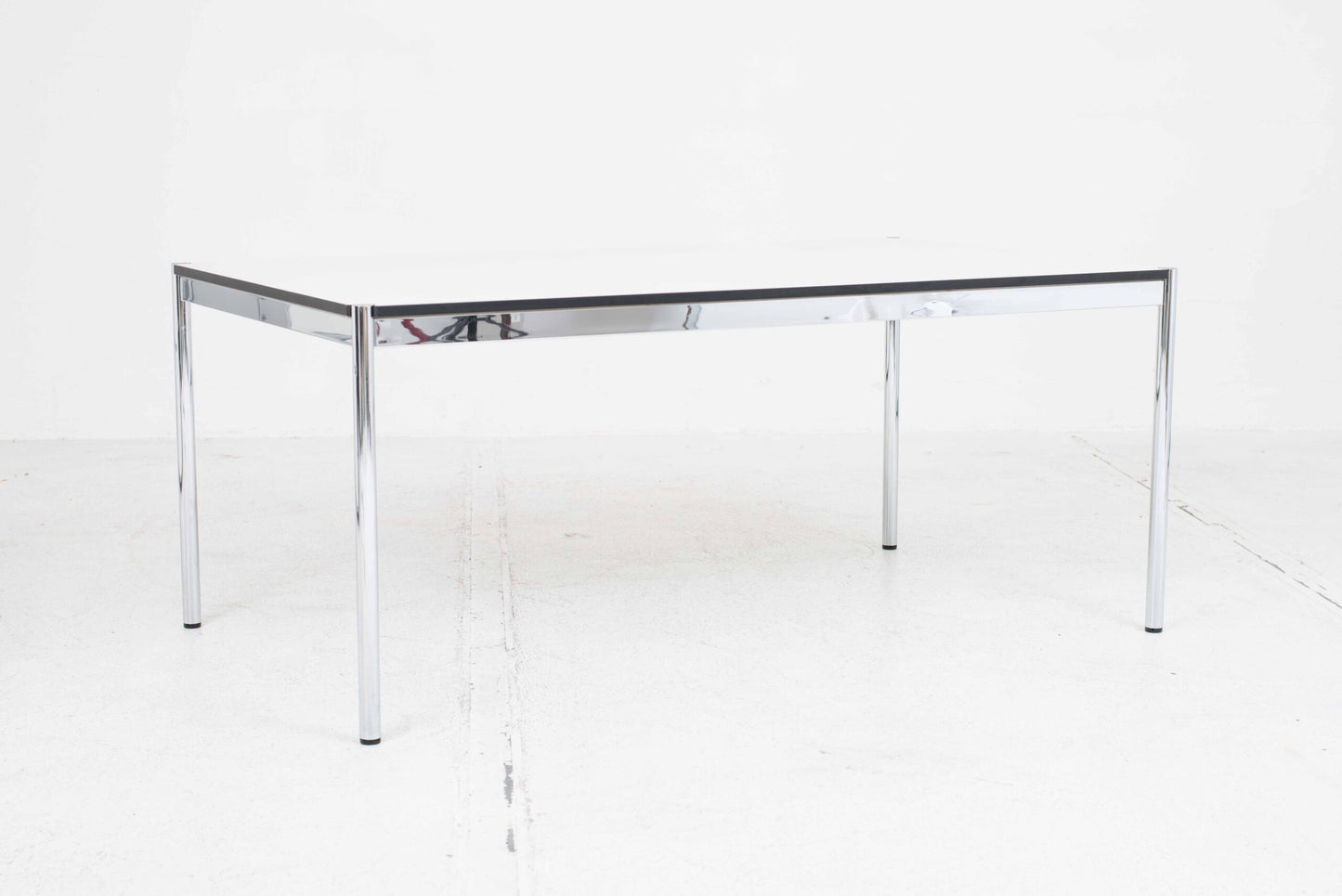 USM Schreibtisch 175cm x 100cm in Perlgrau