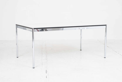 USM Schreibtisch 175cm x 100cm in Perlgrau