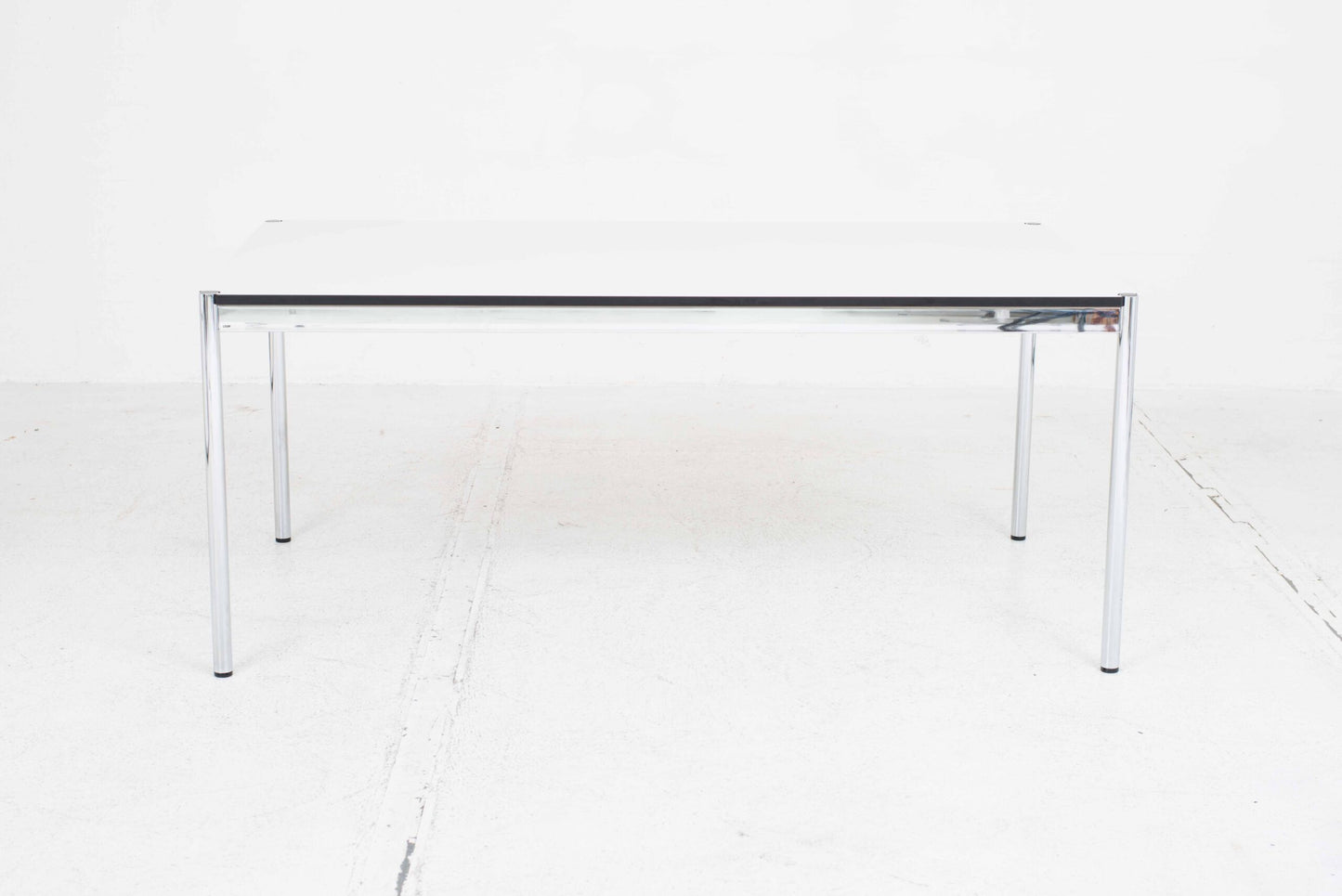 USM Schreibtisch 175cm x 100cm in Perlgrau