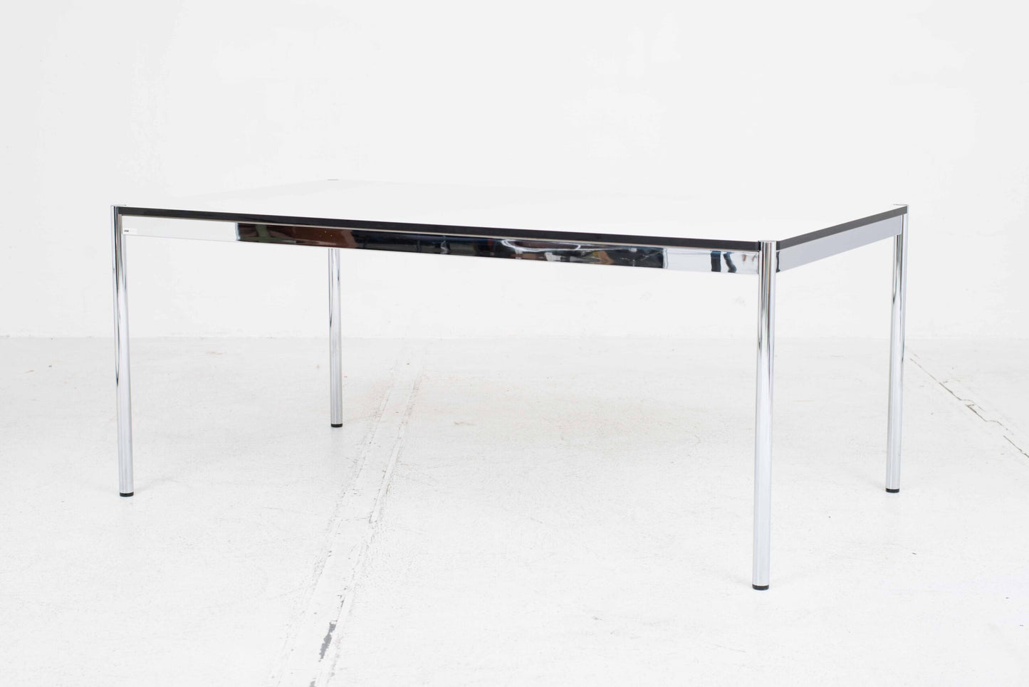 USM Schreibtisch 175cm x 100cm in Perlgrau