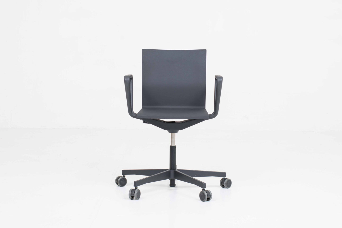 Vintage Bürostuhl .04 von Maarten Van Severen für Vitra mit Armlehnen in Schwarz