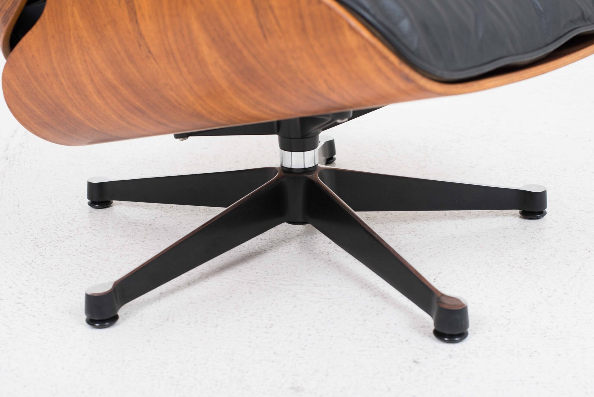 Vintage Lounge Chair und Ottoman 670 von Charles und Ray Eames für Vitra, Palisander