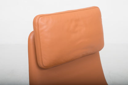 Fauteuil et pouf Vitra Grand Relax par Antonio Citterio