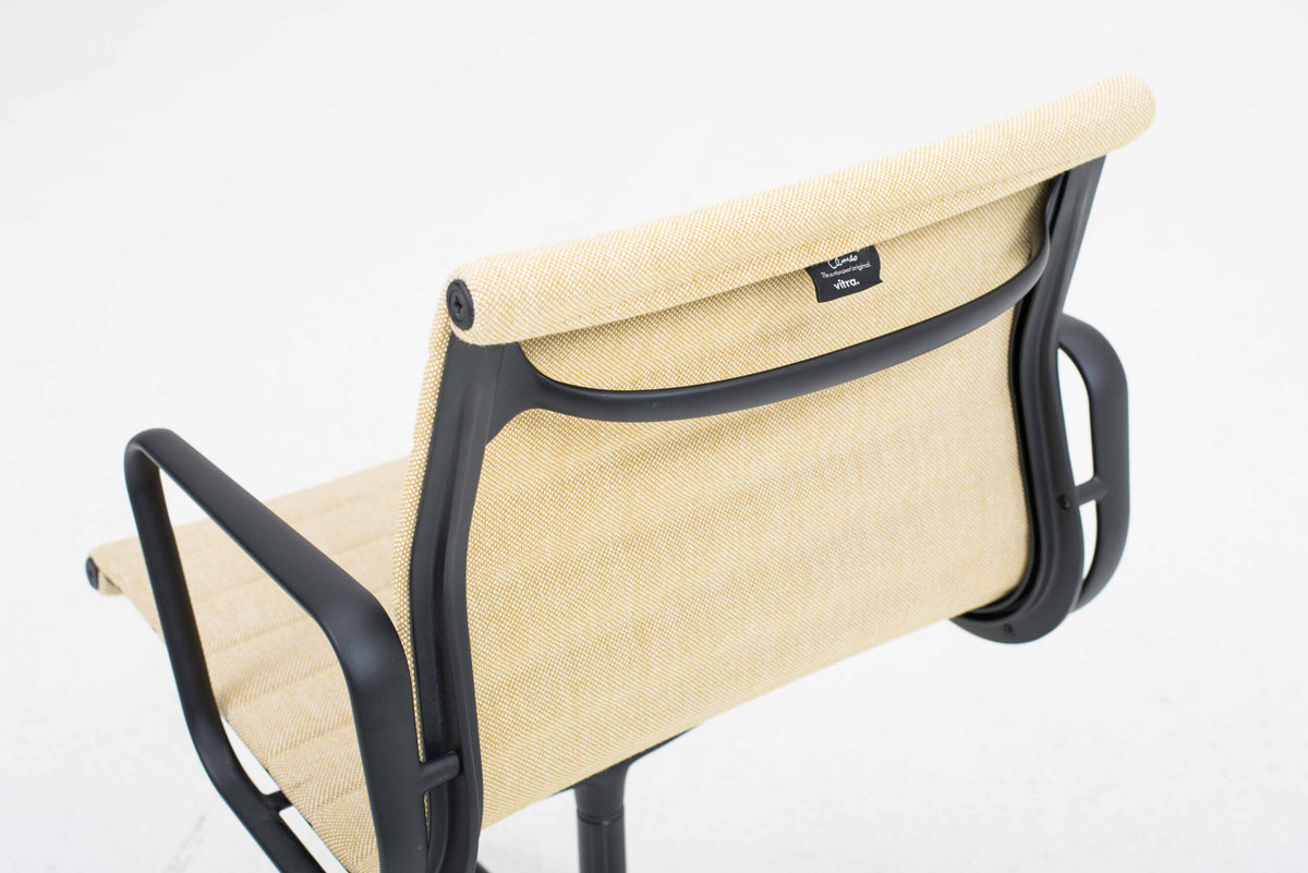 Vintage Stuhl EA 104 von Charles und Ray Eames für Vitra