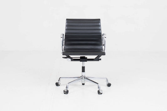 Vintage Bürostuhl "EA 117" von Charles und Ray Eames für Vitra