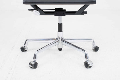 Vintage Bürostuhl "EA 117" von Charles und Ray Eames für Vitra