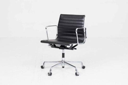Vintage Bürostuhl "EA 117" von Charles und Ray Eames für Vitra