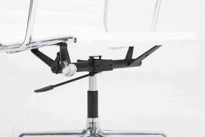 Vintage Bürostuhl "EA 117" von Eames für Vitra, weisses Leder