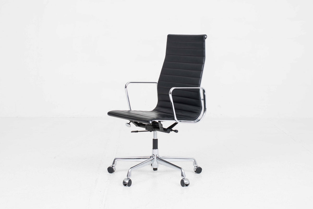 Vintage Bürostuhl EA 119 von Charles und Ray Eames für Vitra, schwarzes Leder