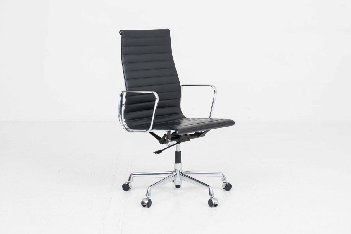Vintage Bürostuhl EA 119 von Charles und Ray Eames für Vitra, schwarzes Leder