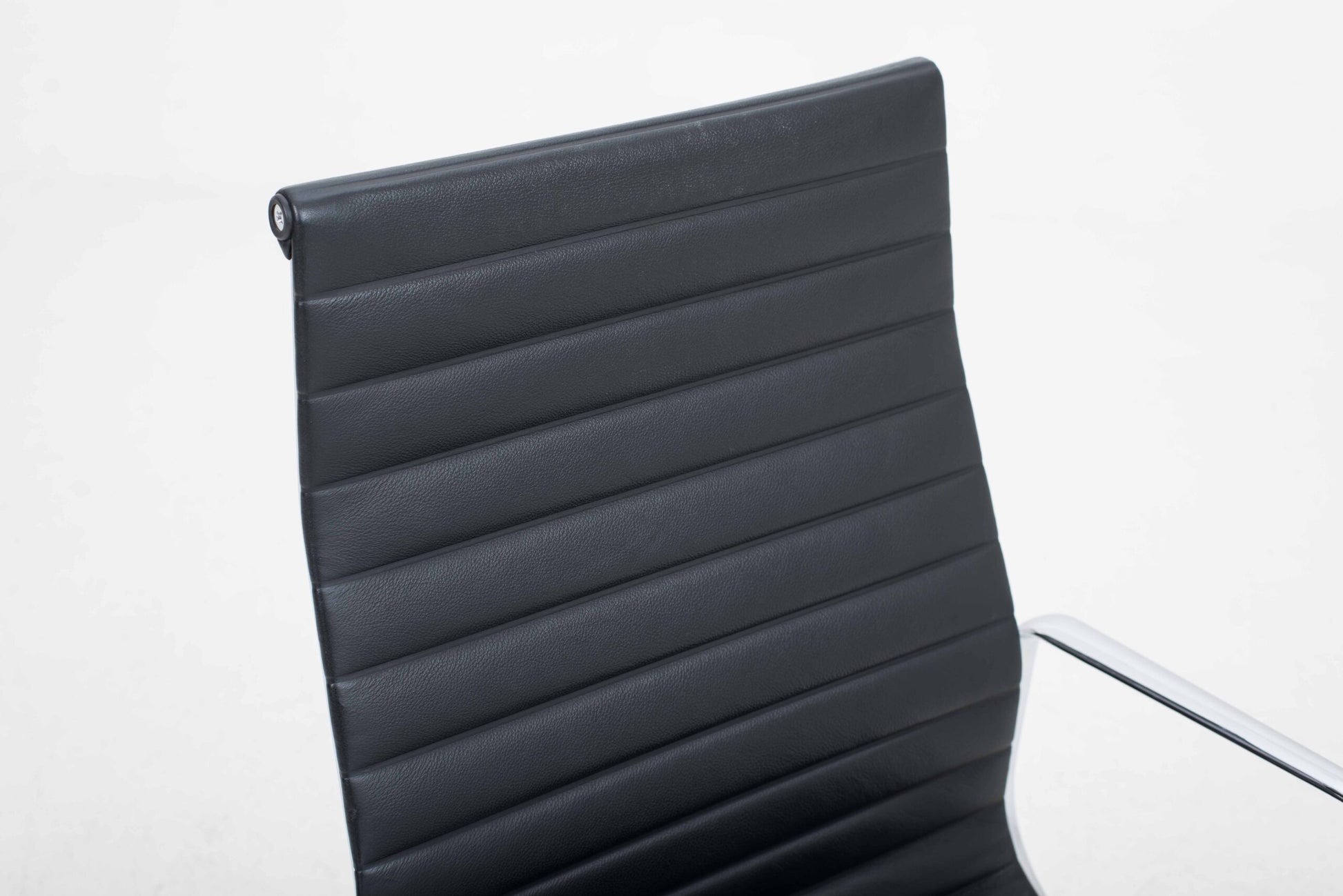 Vintage Bürostuhl EA 119 von Charles und Ray Eames für Vitra, schwarzes Leder