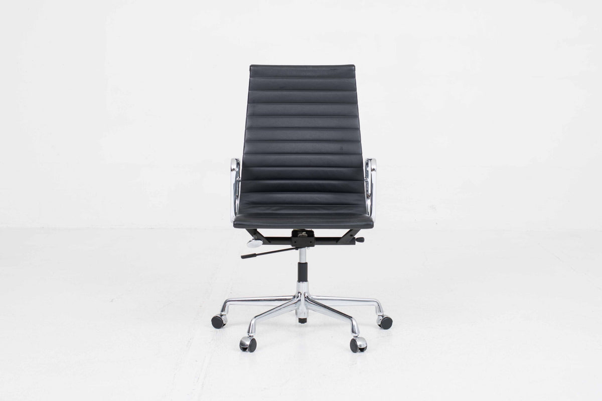 Vintage Bürostuhl EA 119 von Charles und Ray Eames für Vitra, schwarzes Leder