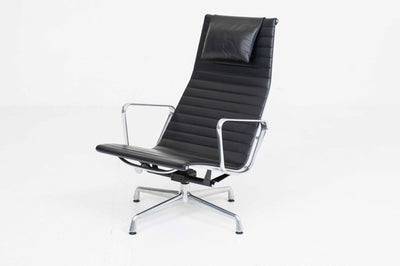 Sessel EA 124 von Charles und Ray Eames für Vitra, schwarz