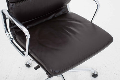 Vintage Bürostuhl EA 217 von Eames für Vitra, dunkelbraunes Leder