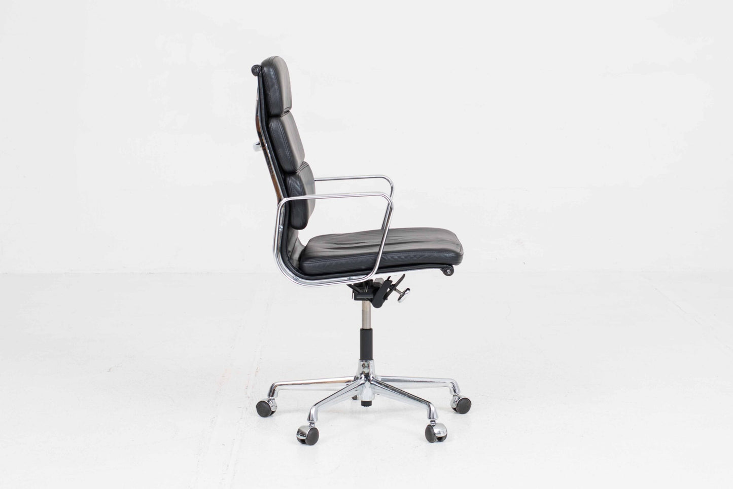 Vintage Bürostuhl EA 219 Soft Pad von Charles und Ray Eames für Vitra
